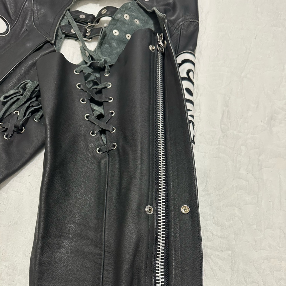 Leather Bombshell Motorcycle GoGo chaps - Picture 4 of 16